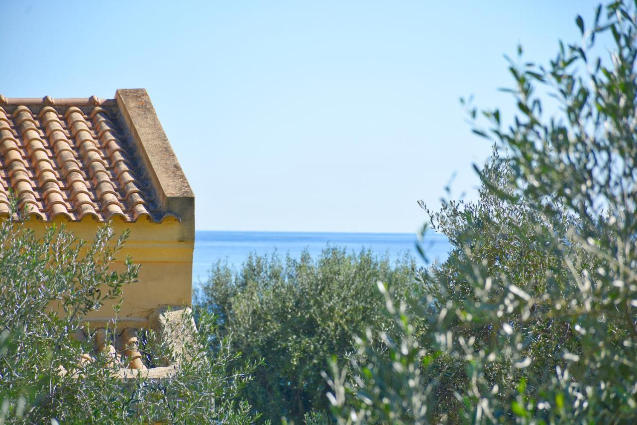 Pebbles And Sea At Barbati With Shared Pool Apartment Exterior foto