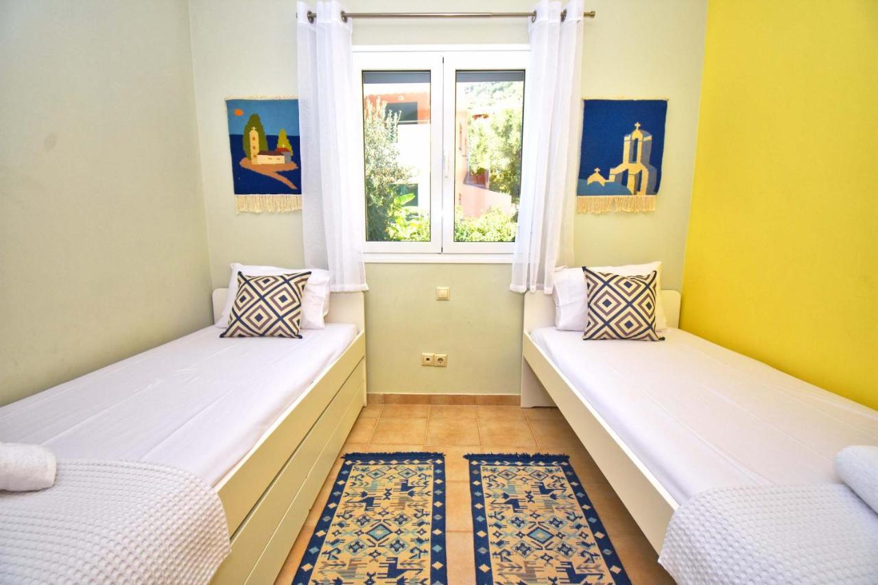 Pebbles And Sea At Barbati With Shared Pool Apartment Exterior foto